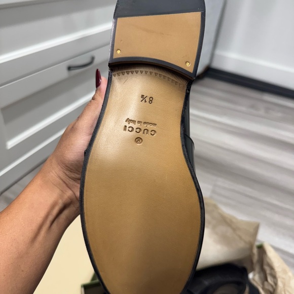 Gucci men’s shoes, size 8.5
Never worn, brand new, still in box. - Picture 3 of 6
